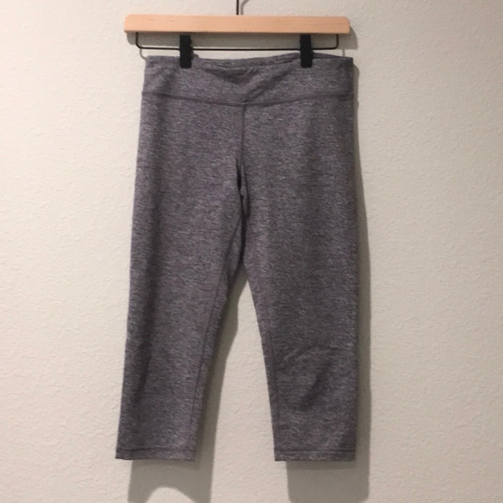 Ivivva girls size 14 grey crop pant